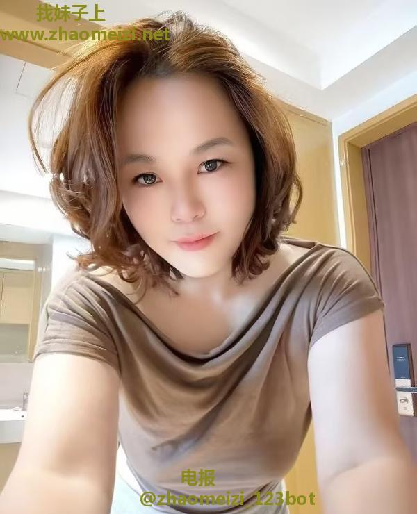 纯莞式夹b小骚妇