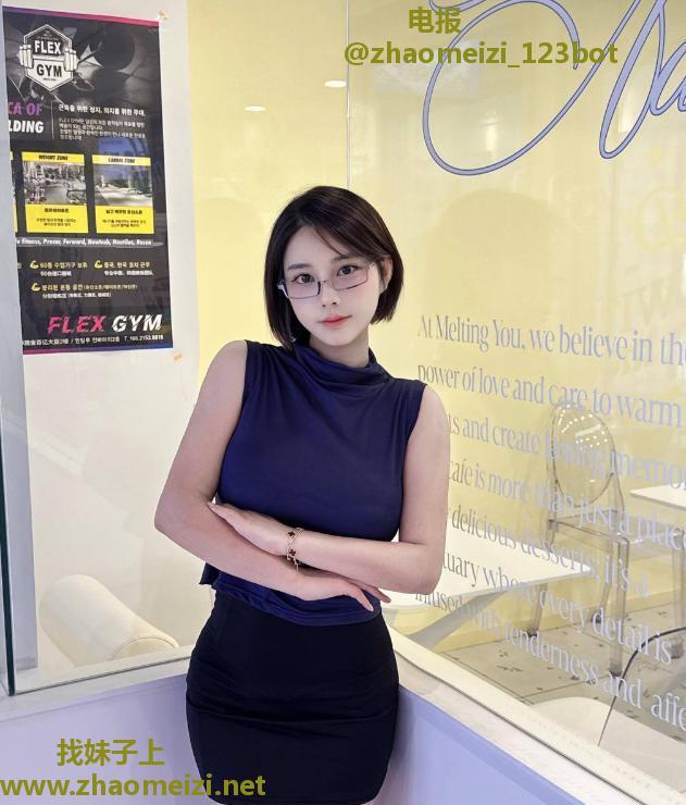 丰满大波风骚妹子