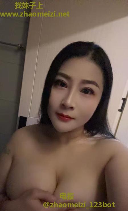 体验胸器美女