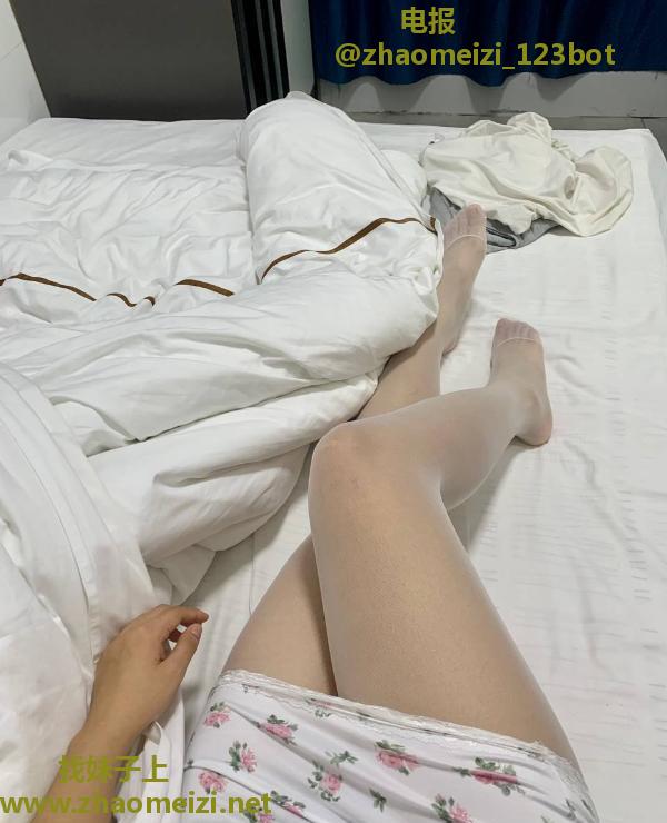 大胸服务控小妹