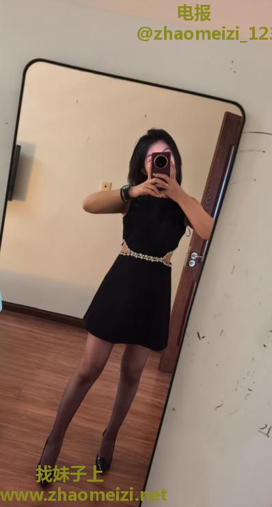 年轻有活力漂亮小伊伊