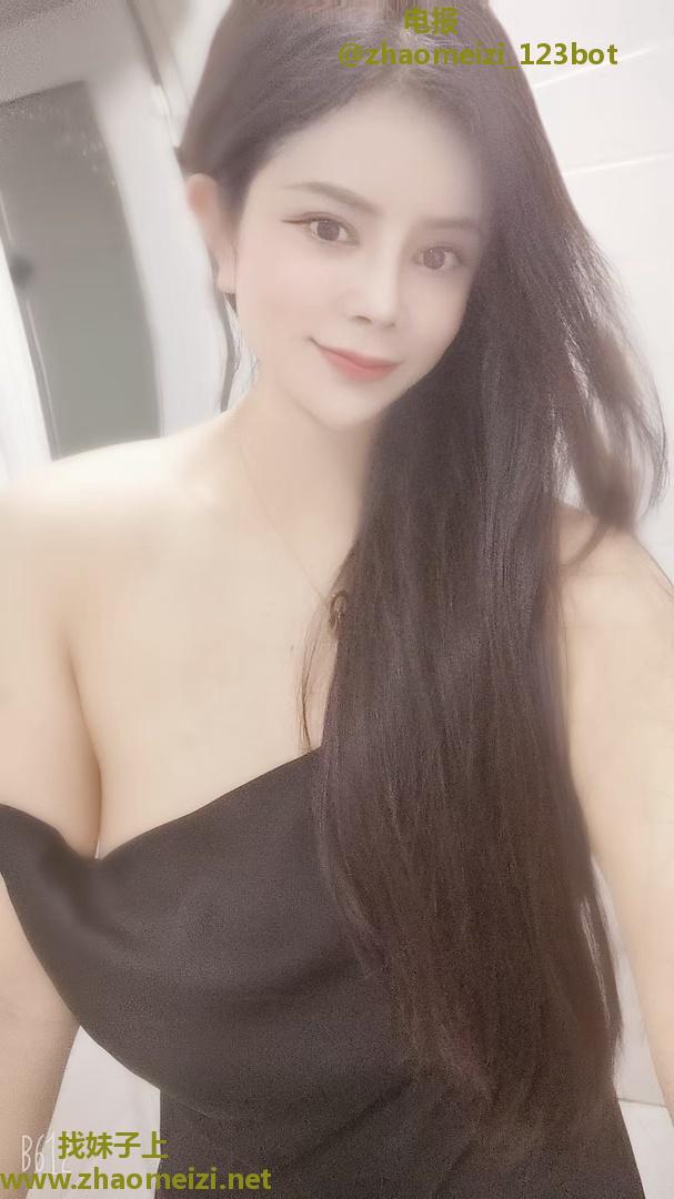 前凸后翘小妖精菲儿