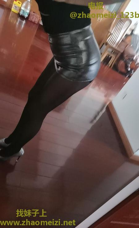 二刷团结桥翘臀少妇