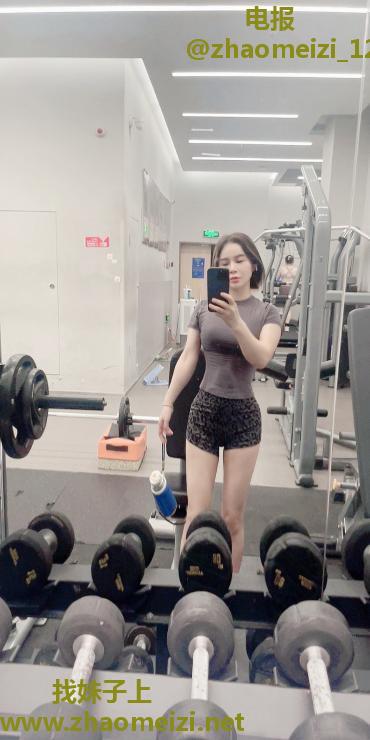 健身妹子露露