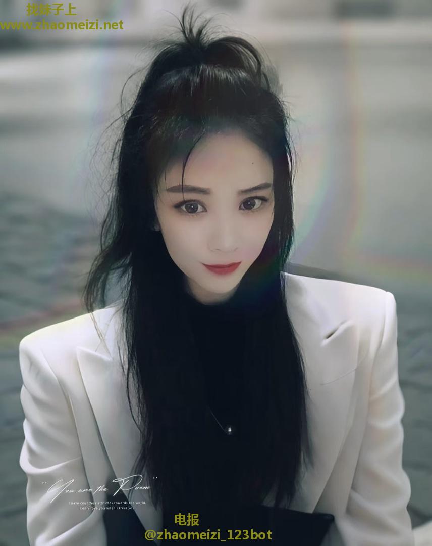 邻家清纯小姐姐