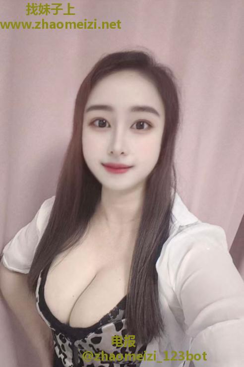 台风天巨乳少妇