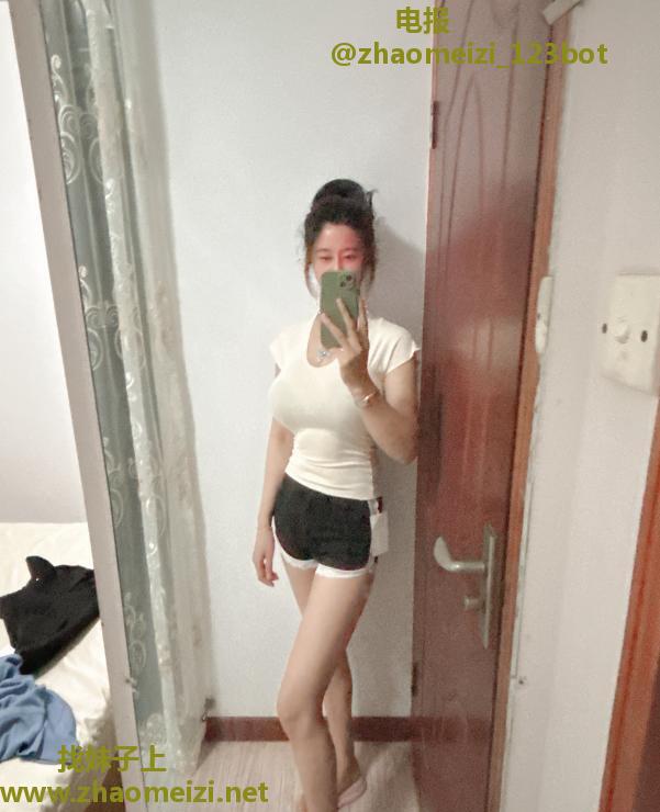 深圳奶神蜜桃臀健美