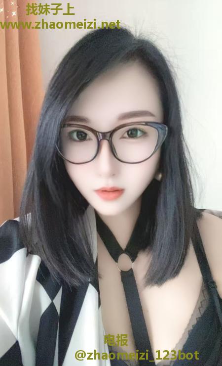 眼镜老师是骚货