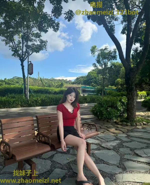 福田长腿大胸嫩妹