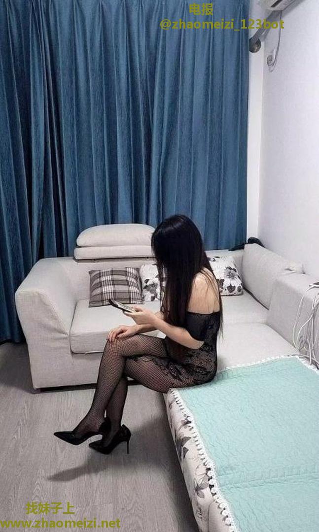 江宁性感肥臀御姐