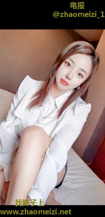 童颜巨乳小美女