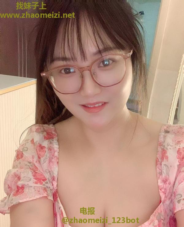 蜀山二刷D胸眼睛妹