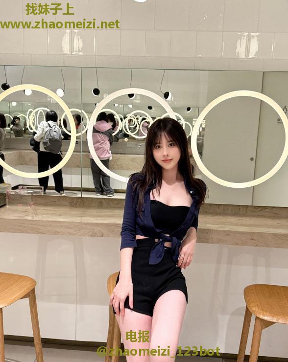 纤细腰身坚挺大胸茶茶