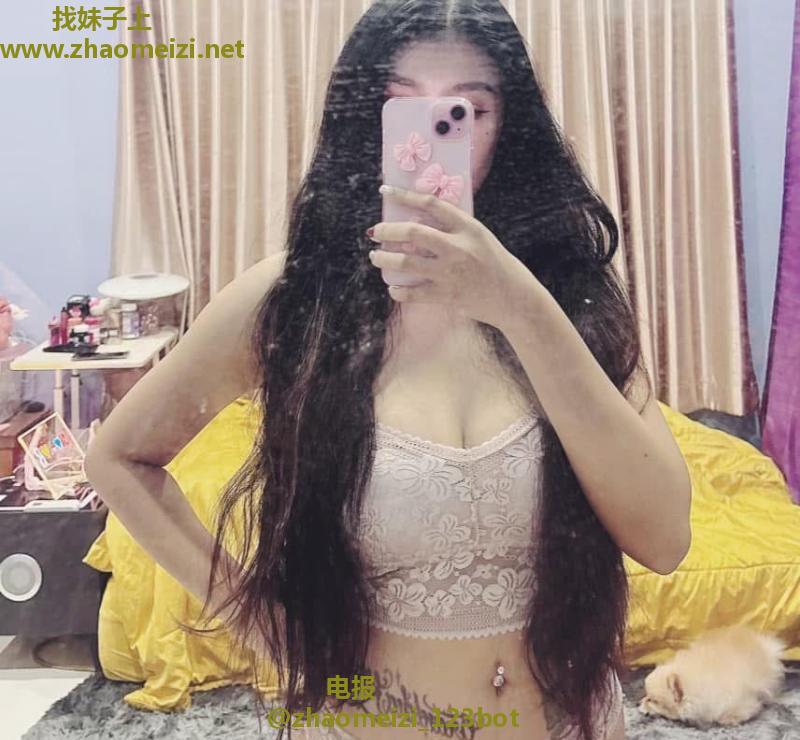 中秋不放假丰满美女