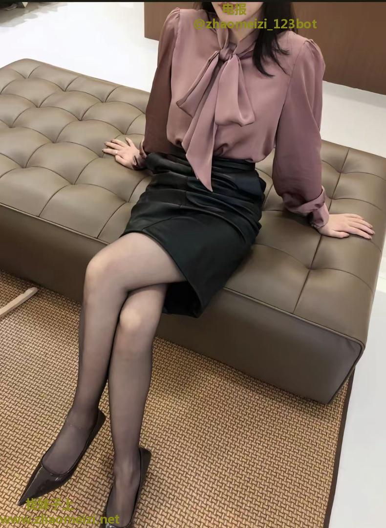 高颜值气质骚女口活一流