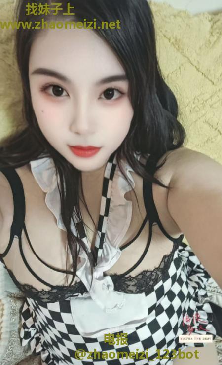 服务型美乳少妇