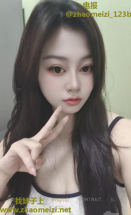 奶大屁股大小姐姐