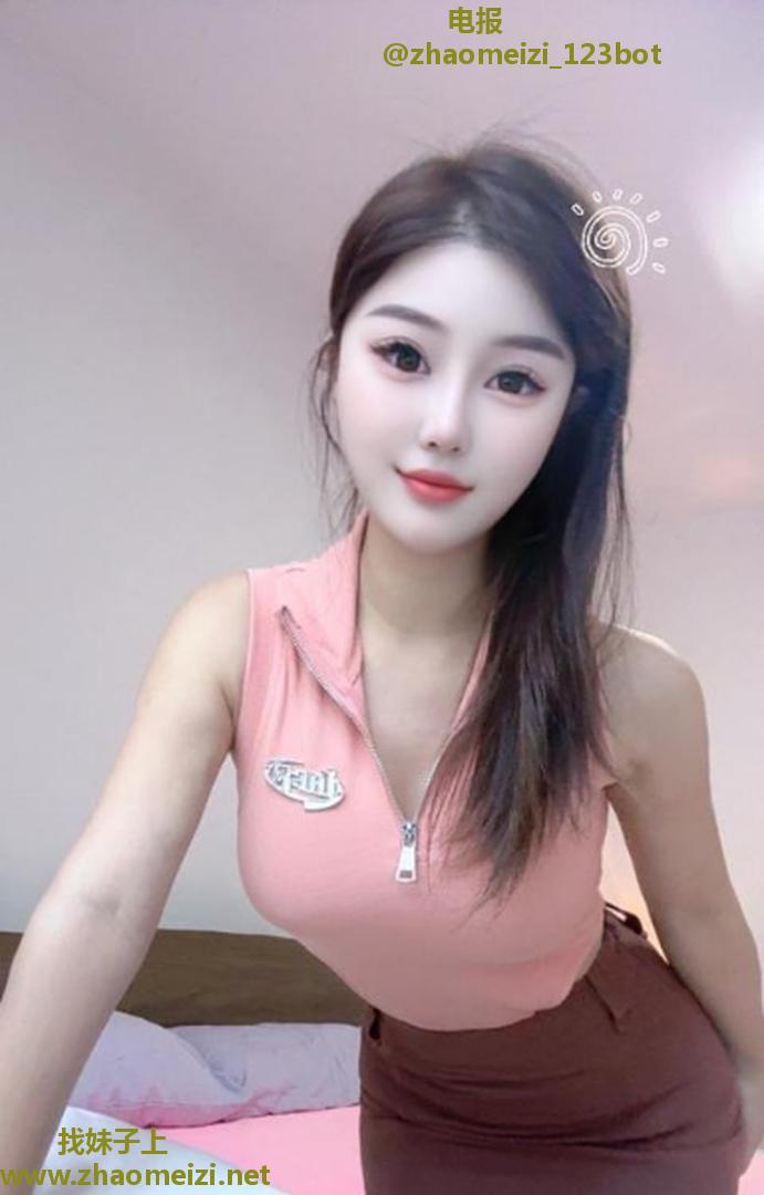 可甜可御的妹子