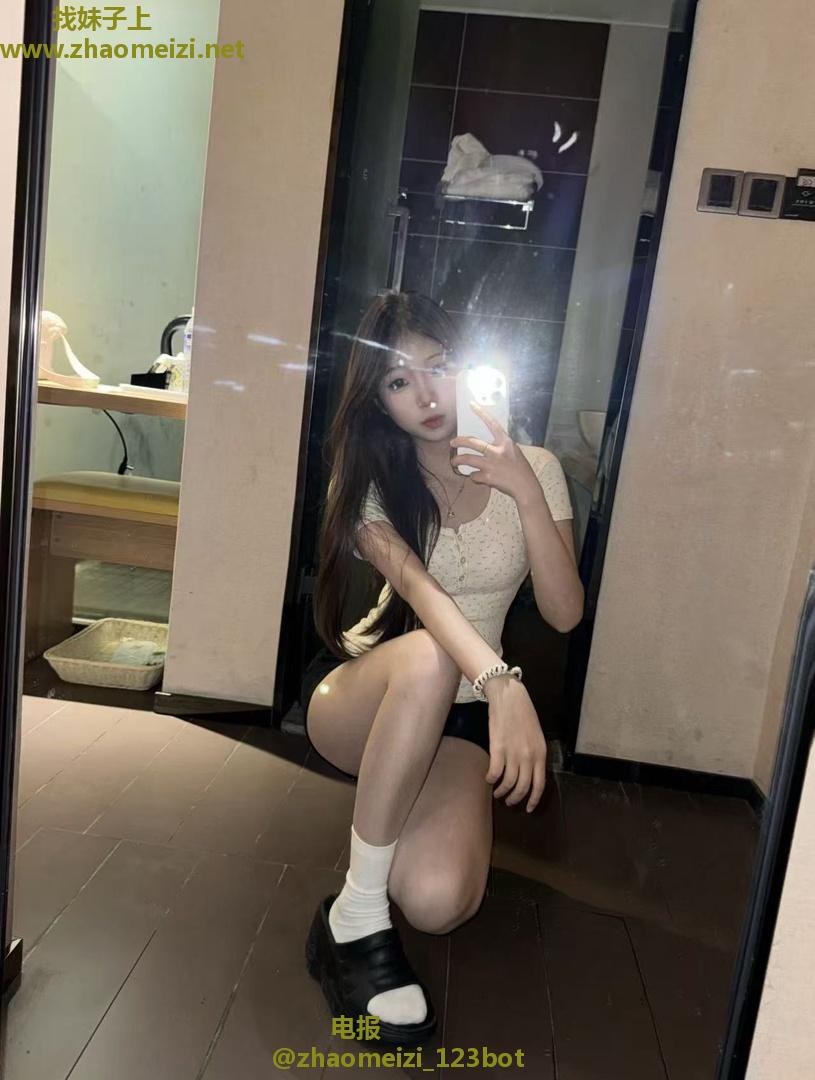 松江长腿细腰水嫩小妹