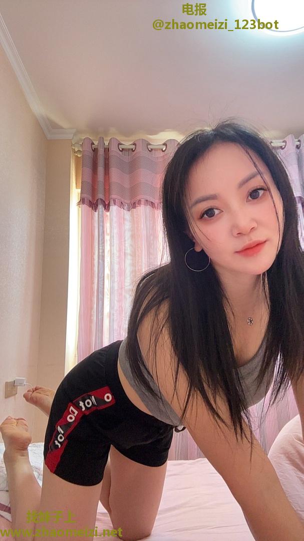 性感天然大胸兼职老师