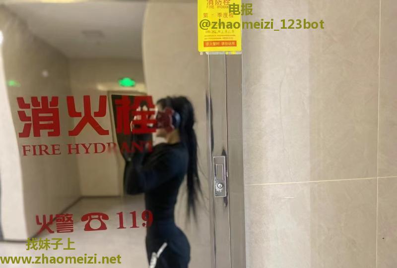 健身小女友菲儿