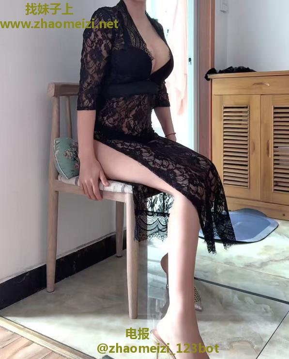 黑丝勾魂诱惑美女