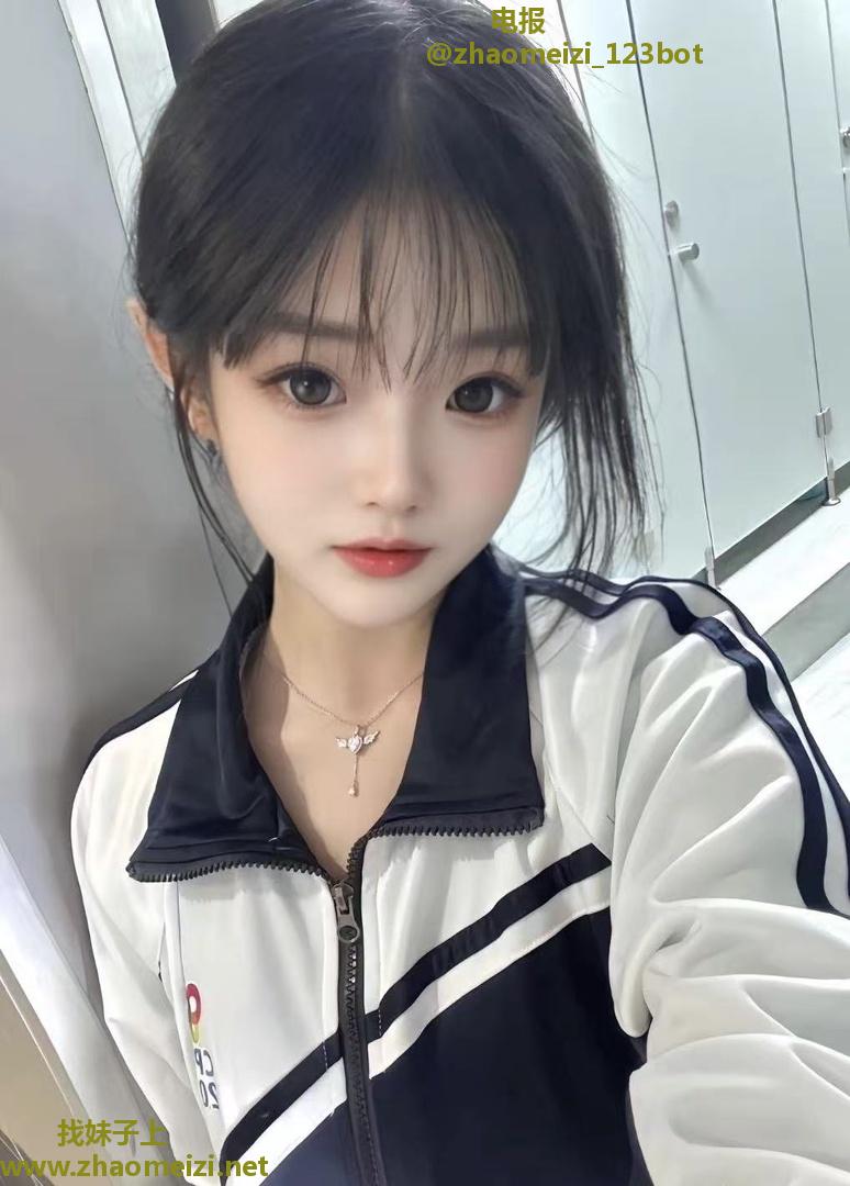 长腿细腰妹子，乖巧听话