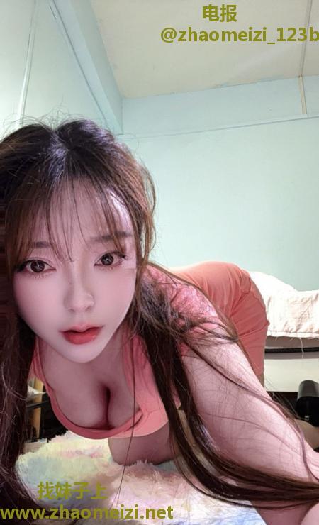 洪山大胸御姐奈雪老师