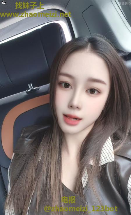 海珠温柔性感妹子