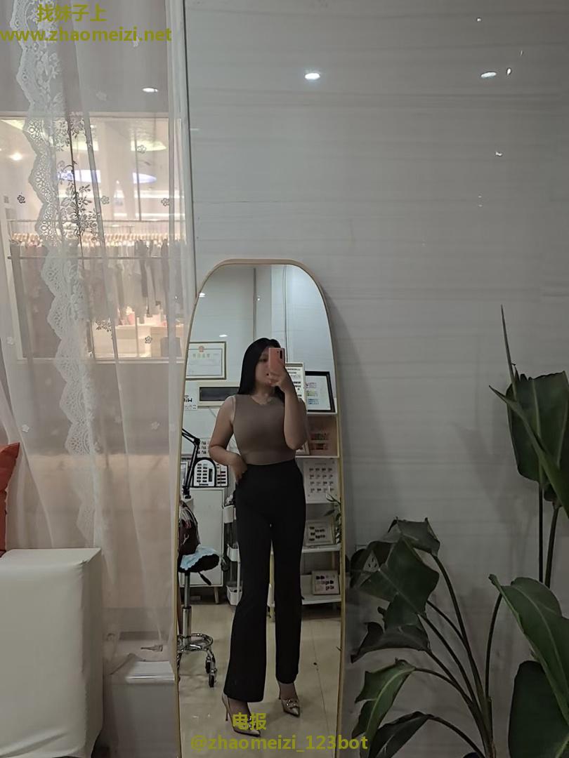 美容师兼职大胸姐姐