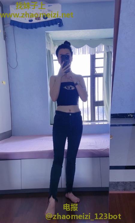 魔鬼身材小可欣