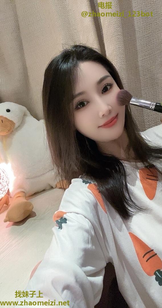 苗族气质小姐姐