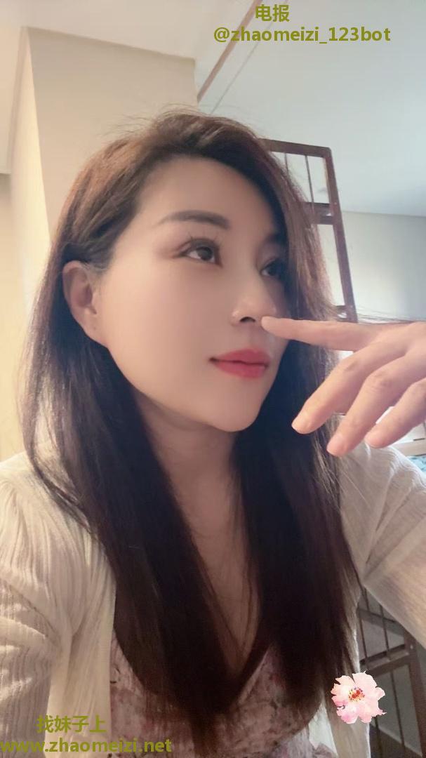 闷骚型丰满少妇