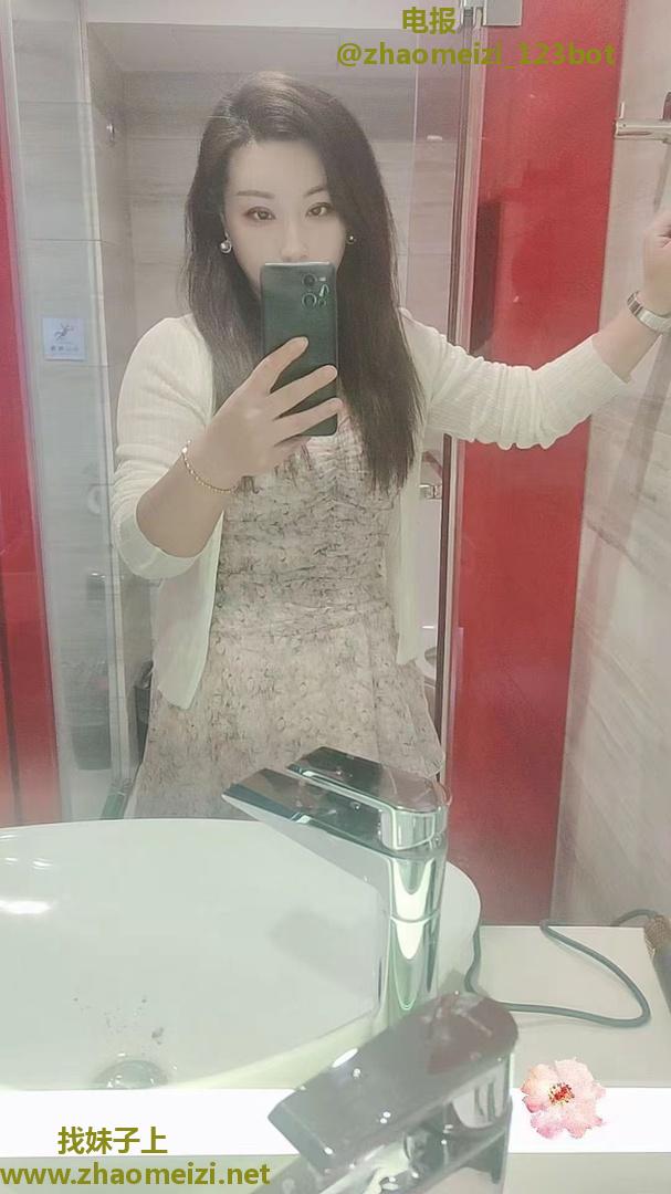 闷骚型丰满少妇