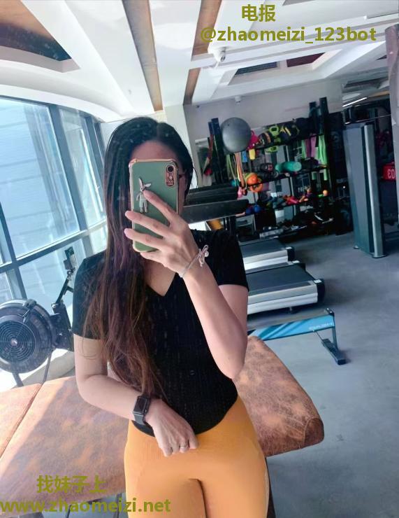 天河风骚大奶小柔