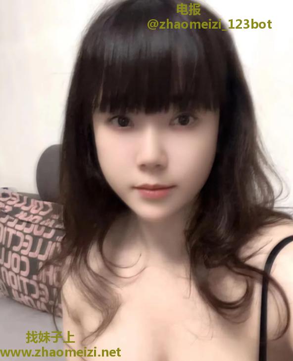 大奶小姐姐依然