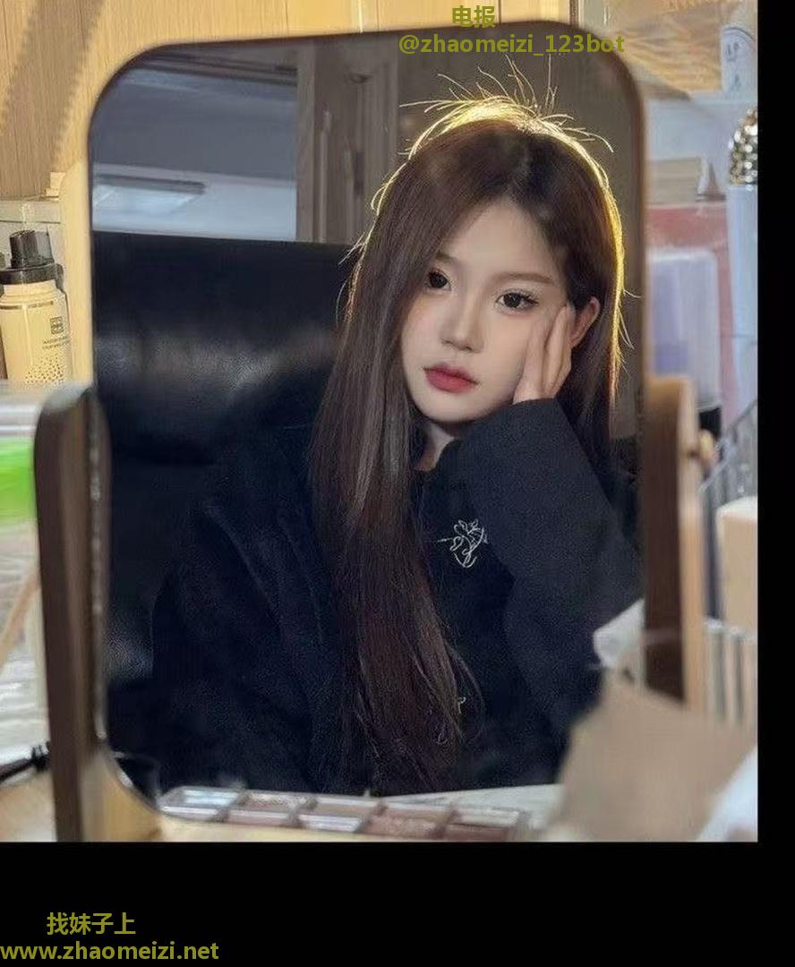 骚妹粉鲍乖巧听话可调教