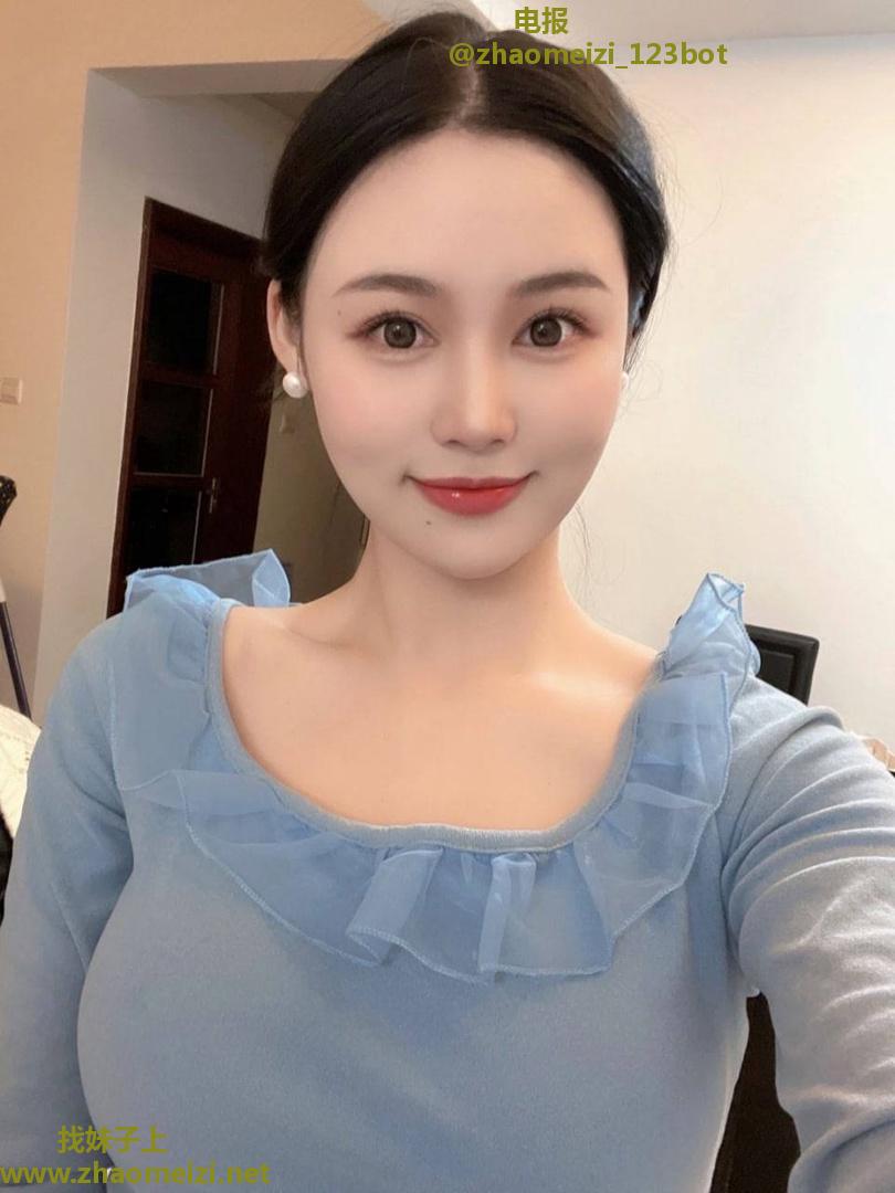 肥臀粉鲍 皮肤白嫩小姐姐