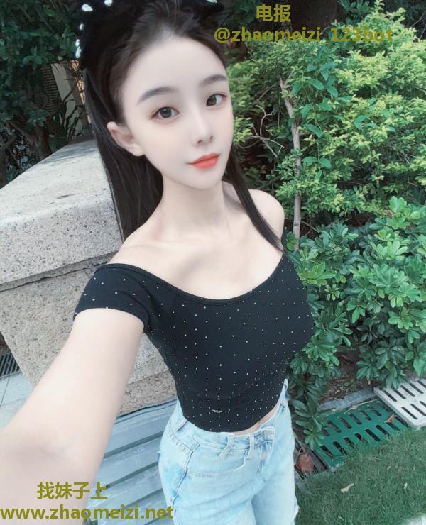 艳舞瑜伽老师可儿