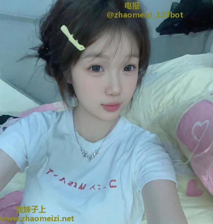 美丽女孩可怡和伊伊