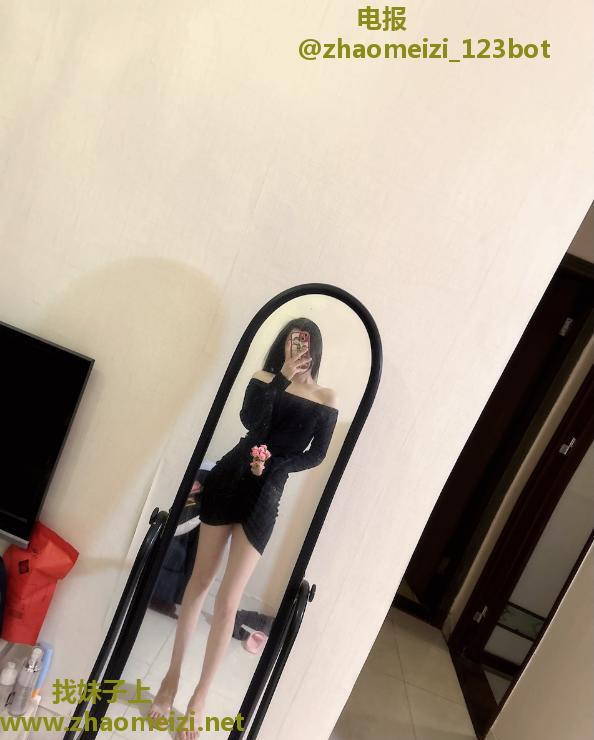 福田腿模小辣椒