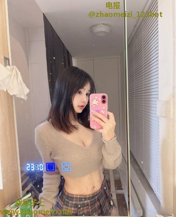 颜值身材好粉嫩妹子