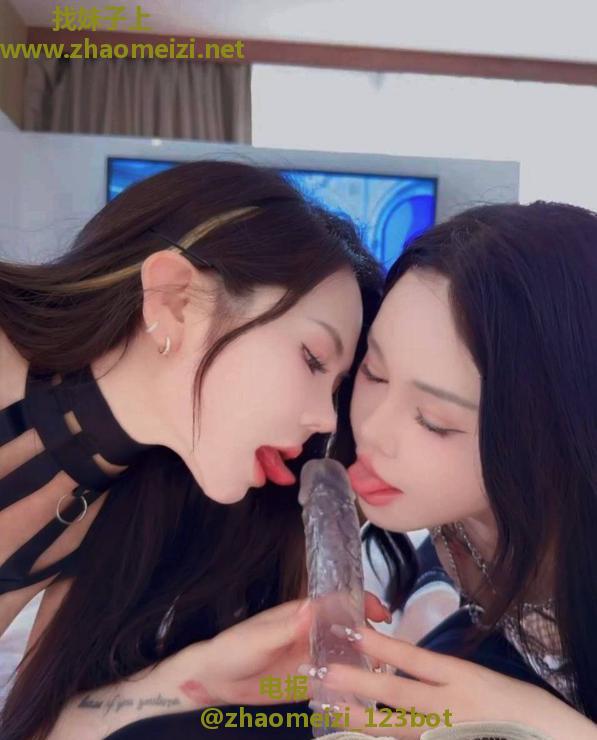 喷潮一字马姐妹花