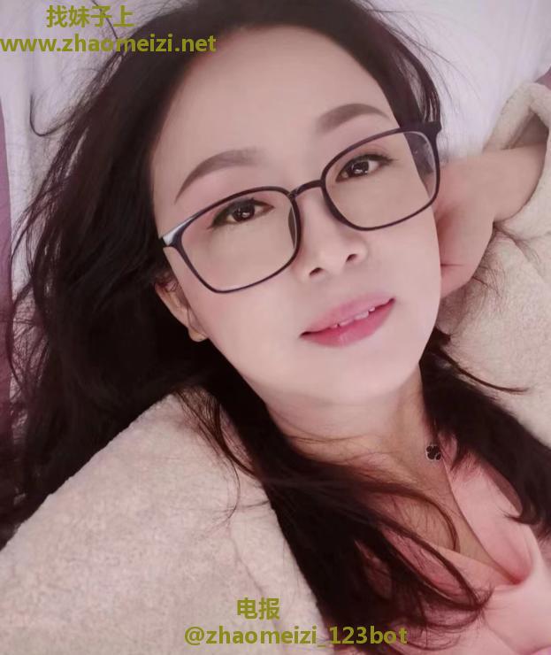 天然大胸御姐范