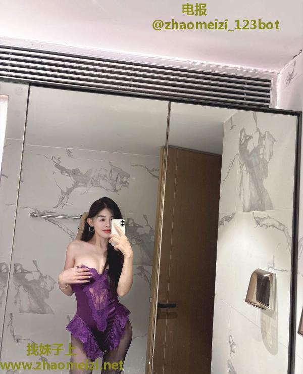 腿长腰细胸大Lisa