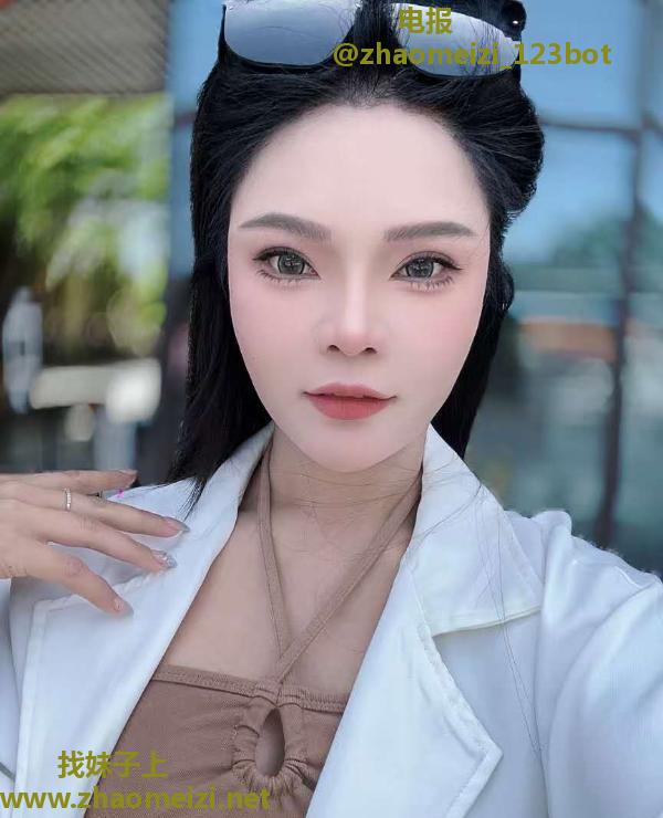 古镇御姐爆乳纹身厌厌