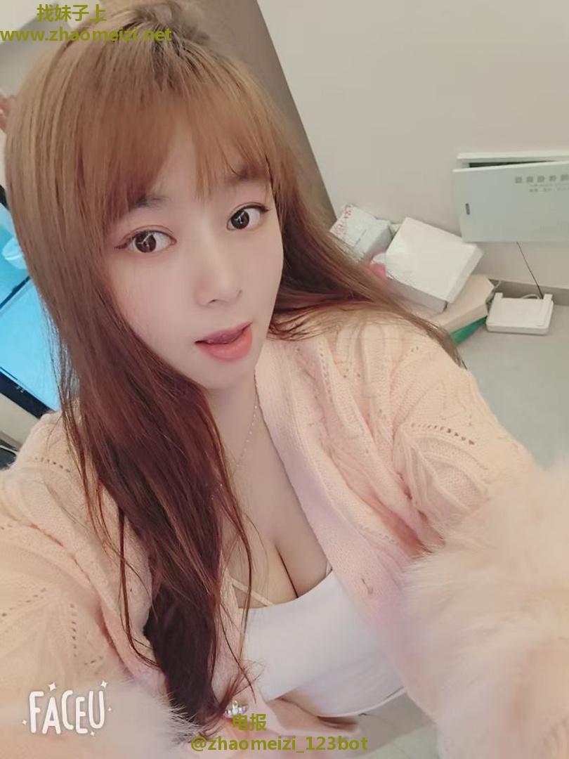 上城巨乳气质妹子