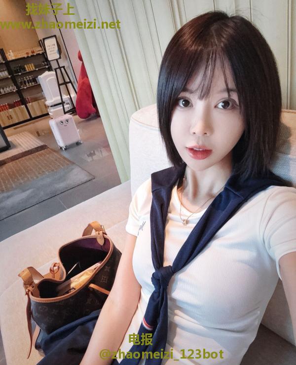 福田反差感大胸萝莉