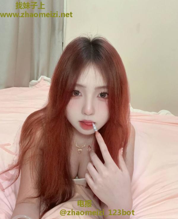 龙华区制服曼曼