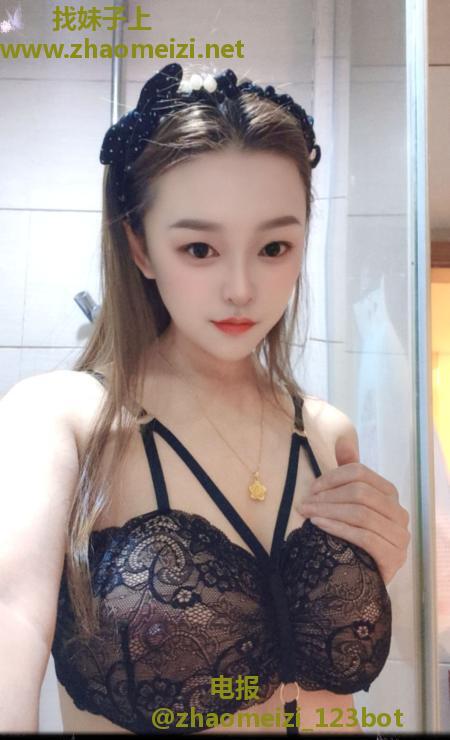 龙华性感E奶丹妮